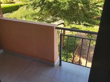 4 Bedroom Flat & Apartment