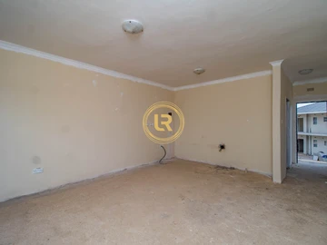 2 Bedroom Flat & Apartment