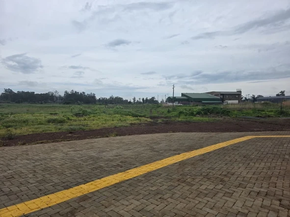 Commercial & Industrial Land