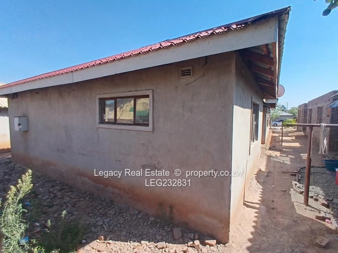 Budiriro Cabs – Incomplete 5-Bedroom House with Great Potential
