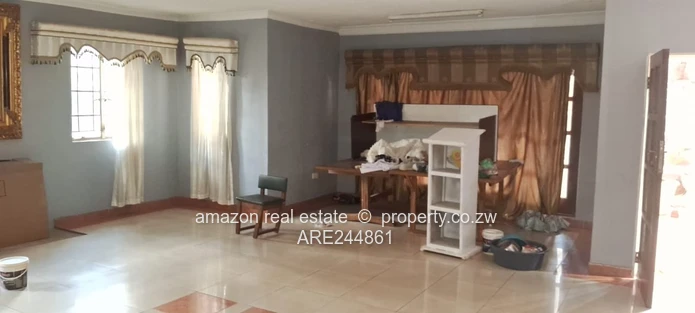 5Bedrooms House For Sale