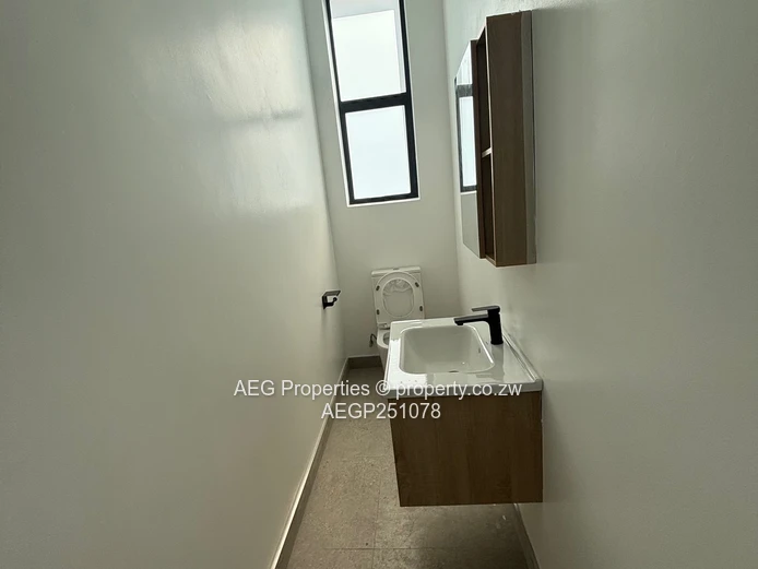 To Let Newly Built Luxury 4-Bedroom Townhouse |Highlands