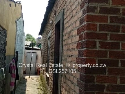 Glen Norah House Asking $45 000 (Sole Mandate)