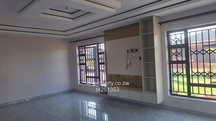 Pomona Nyeredzi neat 4 bedroomed house to Rent