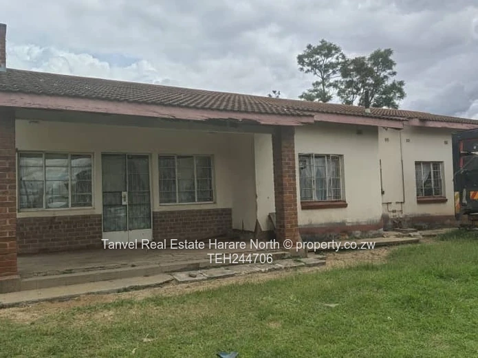 Parktown property: 4 bed with mes, seperate lounge and dinning, kitchen, seperate bath and toilet