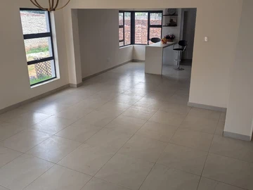 4 Bedroom Flat & Apartment