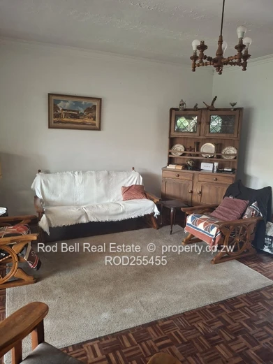 Cozy 2-Bed Garden Flat in Avondale