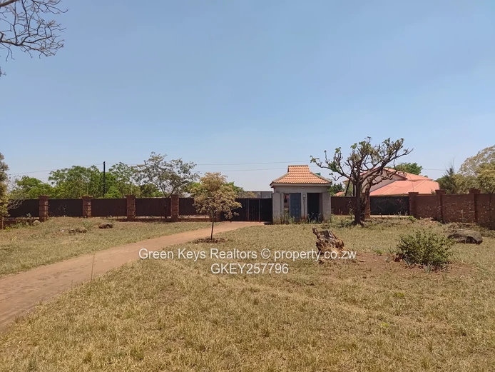 Gletwin 3 beds with main en-suitecottage on 2040sqm