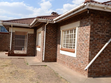 3 Bedroom Garden Flat