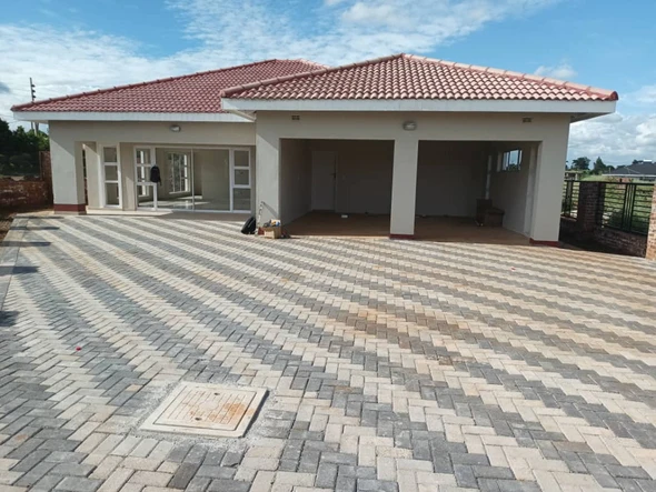 Spacious 4-Bed Home in Cold Comfort with Borehole