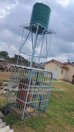 Emerald Hill: 4-Bed Home on 2030m² with Borehole
