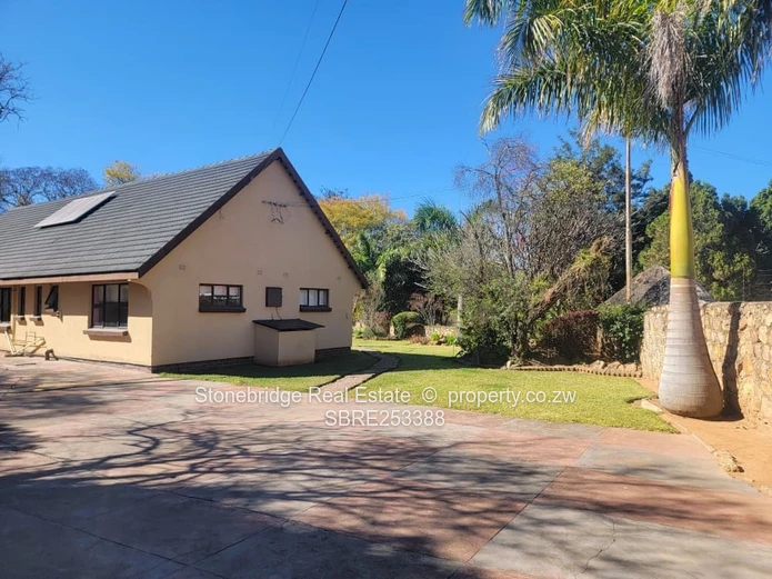 4 Bedroom House in Hillside For Sale