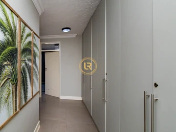 3 Bedroom Flat & Apartment