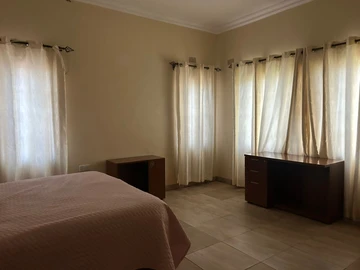 3 Bedroom Flat & Apartment