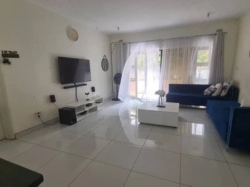 3 Bedroom Flat & Apartment