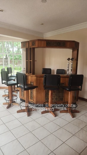 Beautiful 5 Bed House With Prolific Borehole!