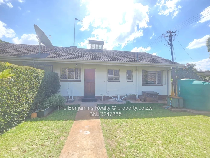 Secure Garden Flat In Avondale