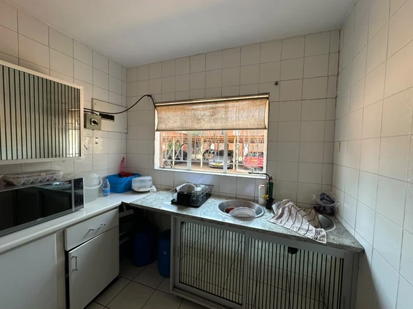 2 Bedroom Flat & Apartment