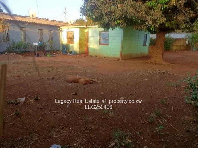 Kadoma 2-Bed Home with Garden & Verandah