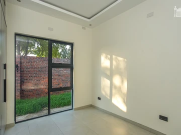 3 Bedroom Flat & Apartment