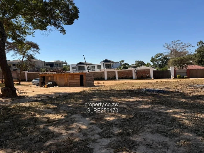 Prime 3700m2 Glen Lorne Stand - Subdivision Potential, Tarred Road