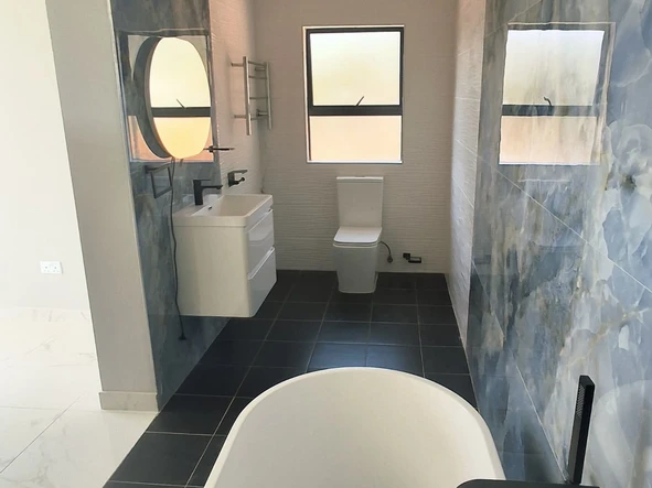 2 Bedroom Flat & Apartment
