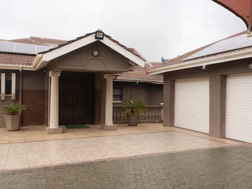 6 Bedroom House