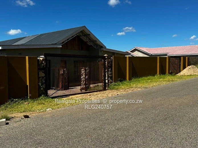 Three Bedroomed House Available In Hopelyn