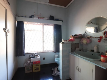 Farm & Agricultural Land