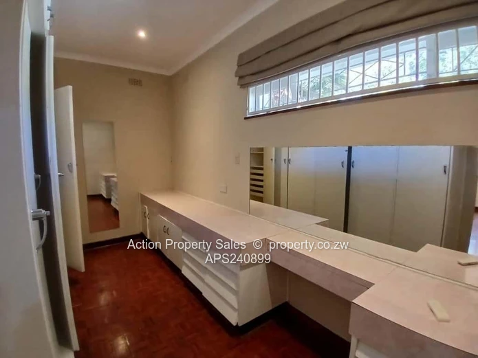 Secure Family Home In Highlands! 