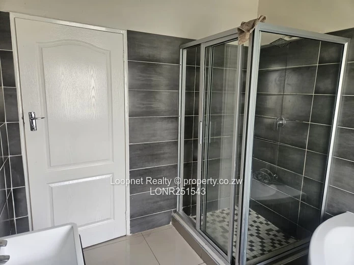 Spacious 4BR Family Home with Borehole in Arlington