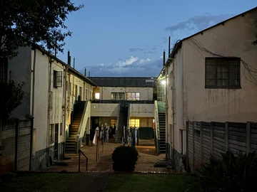 2 Bedroom Flat & Apartment