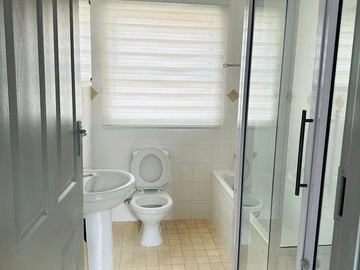 4 Bedroom Garden Flat