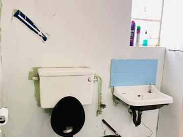 12 Bedroom Flat & Apartment