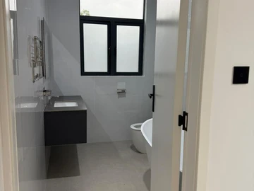 4 Bedroom Garden Flat