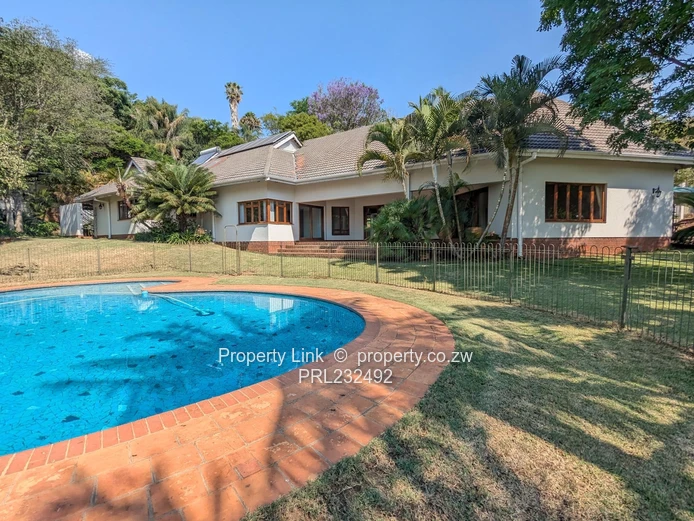 Beautiful 4-Bed Family Home in Borrowdale Brooke For Rent