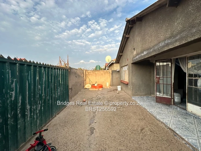 4-Bedroomed house for Sale-Chitungwiza Unit L