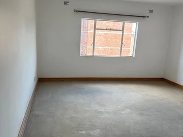 2 Bedroom Flat & Apartment