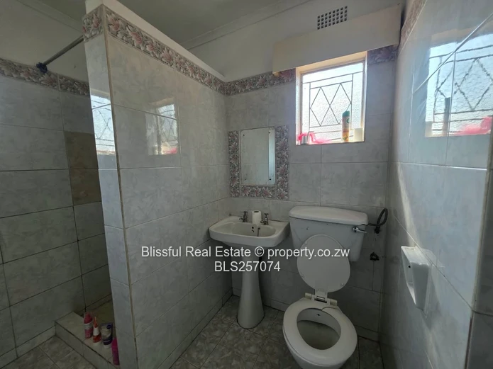 3-bedroom house for rent in Westgate
