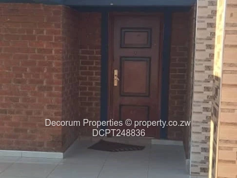 Spacious 4-Bedroom Home with Borehole in Glaudina for Sale.