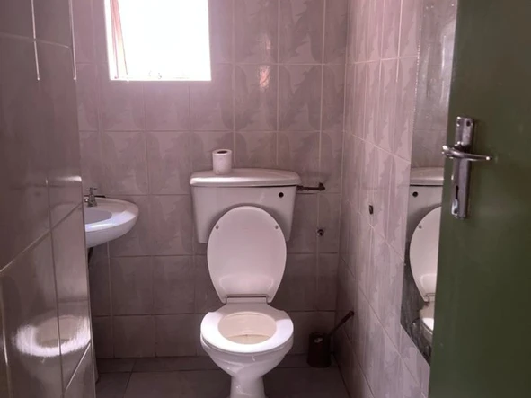 2 Bedroom Flat & Apartment