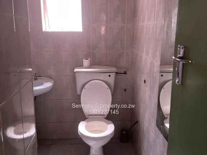 2 bedroomed flat for sale - Willowvale Flats