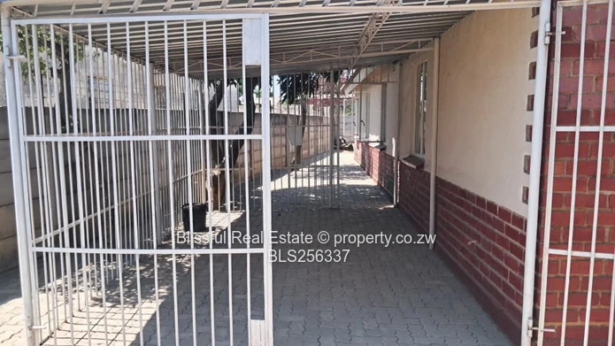 4bedroom house for rent