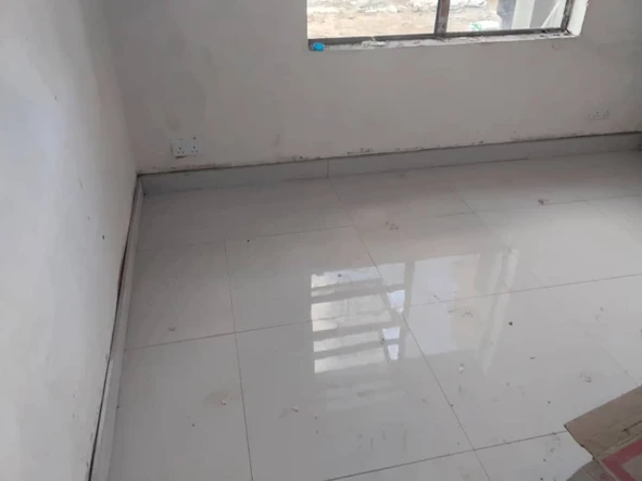 4 Bedroom Flat & Apartment