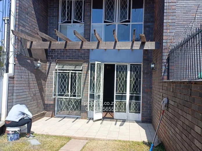 Avondale 2-Bed Townhouse - Garden, Carport & Tank