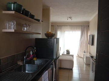 2 Bedroom Flat & Apartment