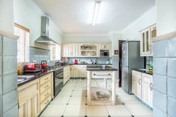 Absolutely Stunning Home Plus Cottage & Borehole (Sole Mandate)