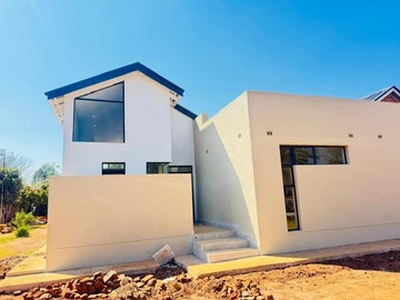 4 Bedroom Flat & Apartment