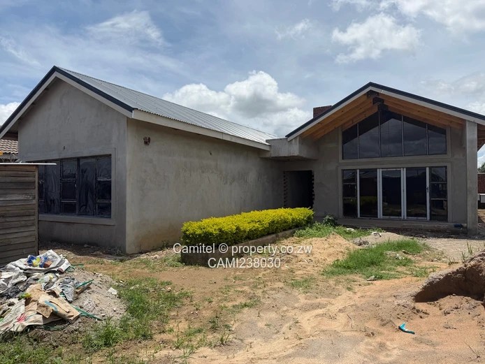 Ashdown Park Finish to own test this 4 bed main en-suite high Celling modern open plan