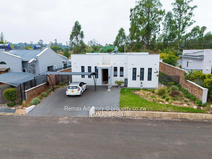 Cozy Cluster Home In Peakwood Village For Sale